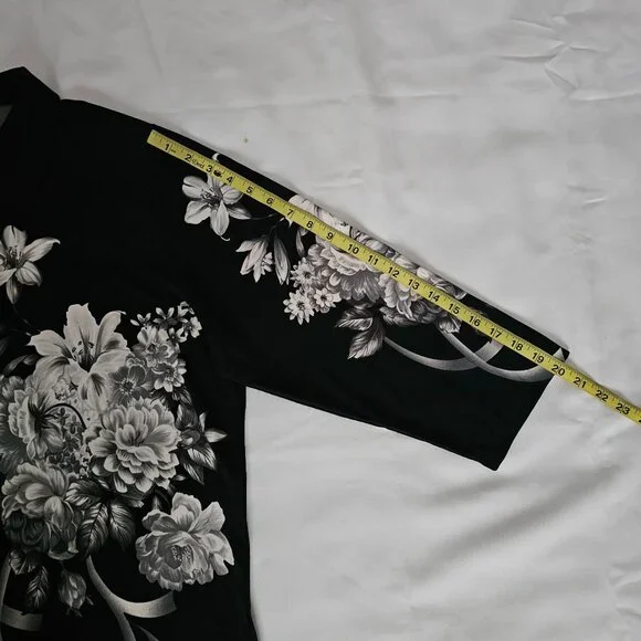 ModeLia Women's Floral Print Kimono W/ Inner Sleeveless Blouse Black Size Medium - Picture 13 of 16